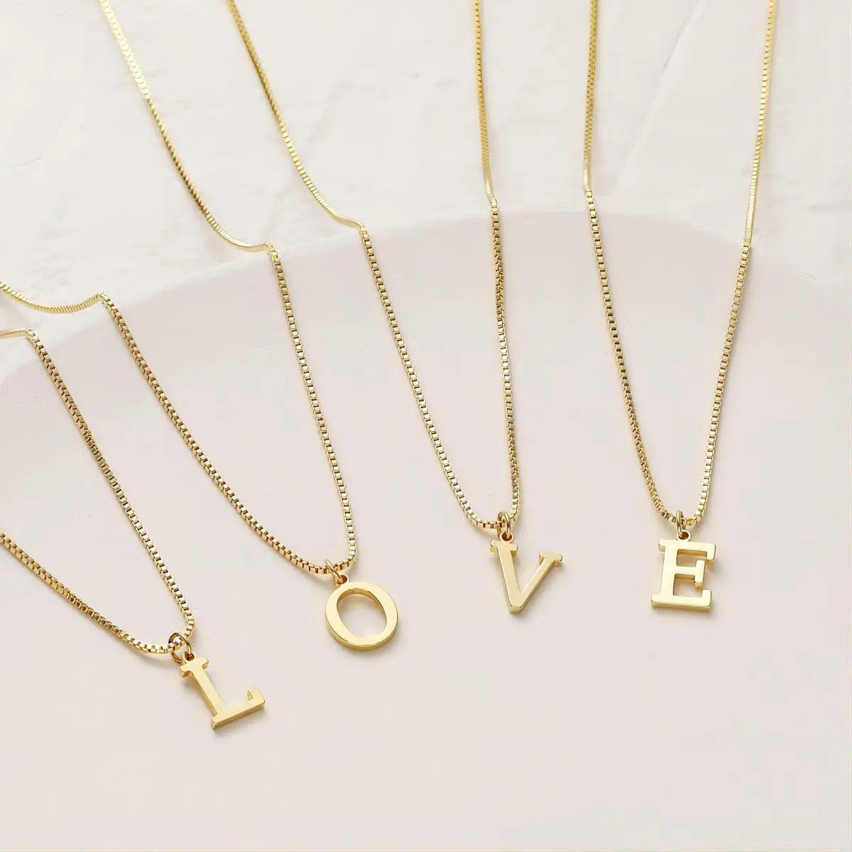 ラブレター・イニシャル・ネックレス｜ゴールド 18K
